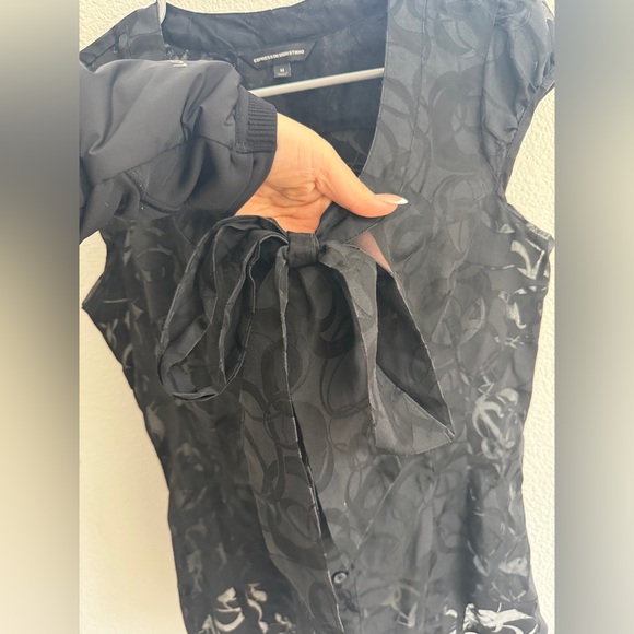 Express design studio sheer blouse - Picture 6 of 6